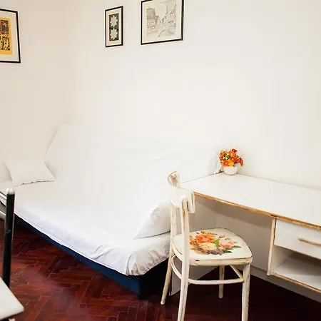 Frida's Place Apartment *