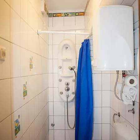 Frida's Place Apartment *
